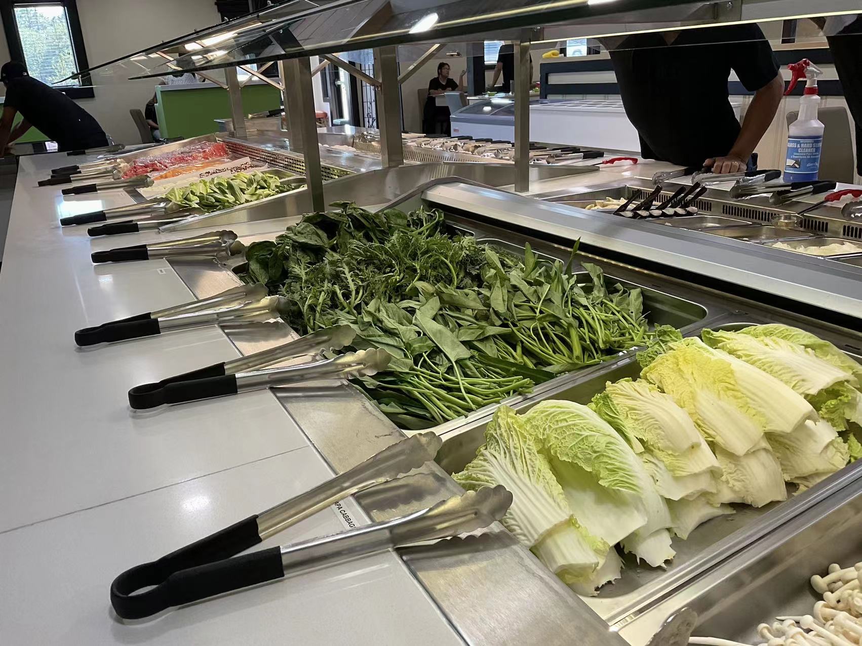 寬敞明亮的用餐空間